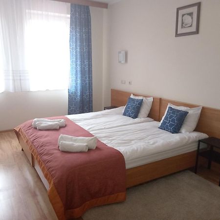 Apart Hotel Sutoris Бохня Екстер'єр фото