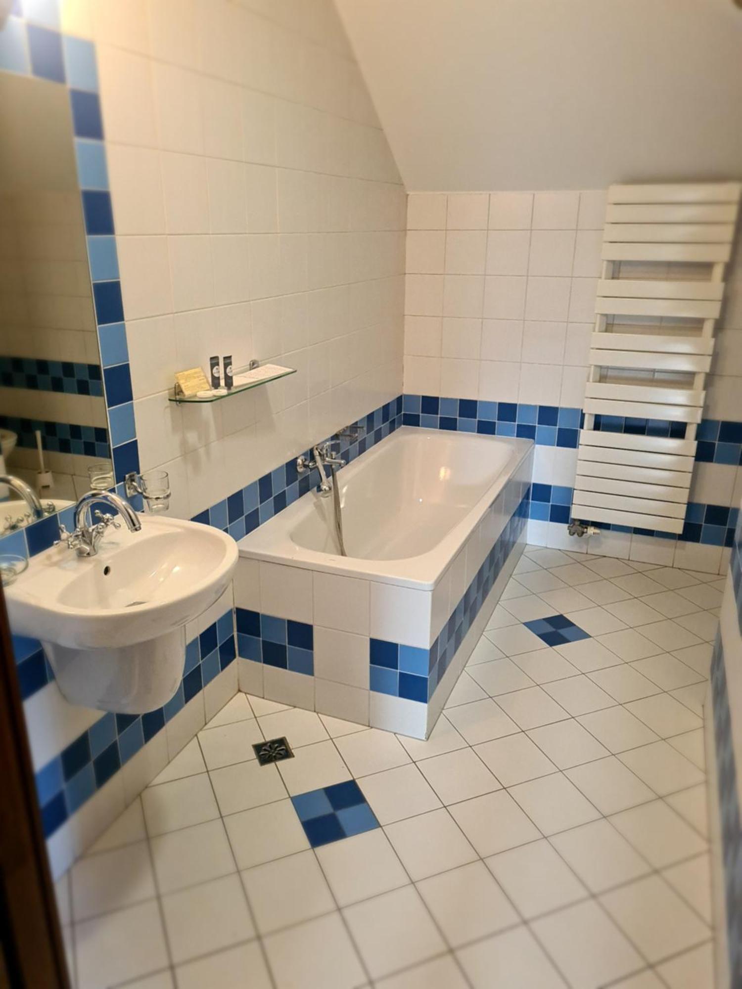 Apart Hotel Sutoris Бохня Екстер'єр фото