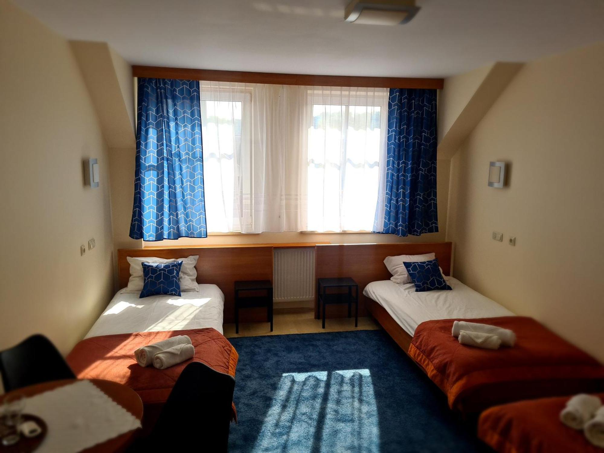 Apart Hotel Sutoris Бохня Екстер'єр фото