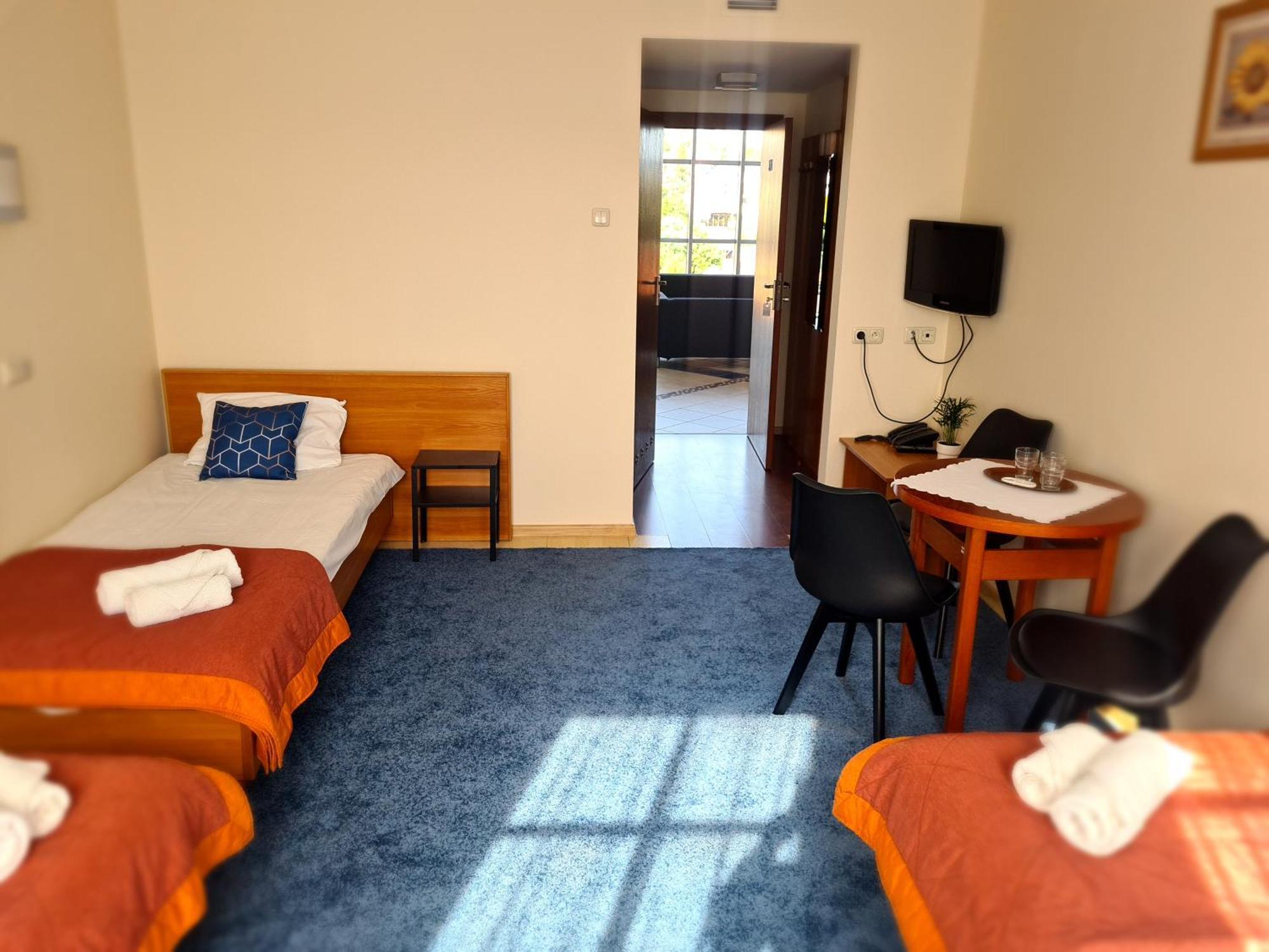 Apart Hotel Sutoris Бохня Екстер'єр фото