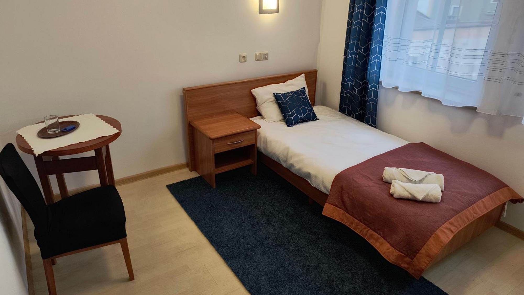 Apart Hotel Sutoris Бохня Екстер'єр фото