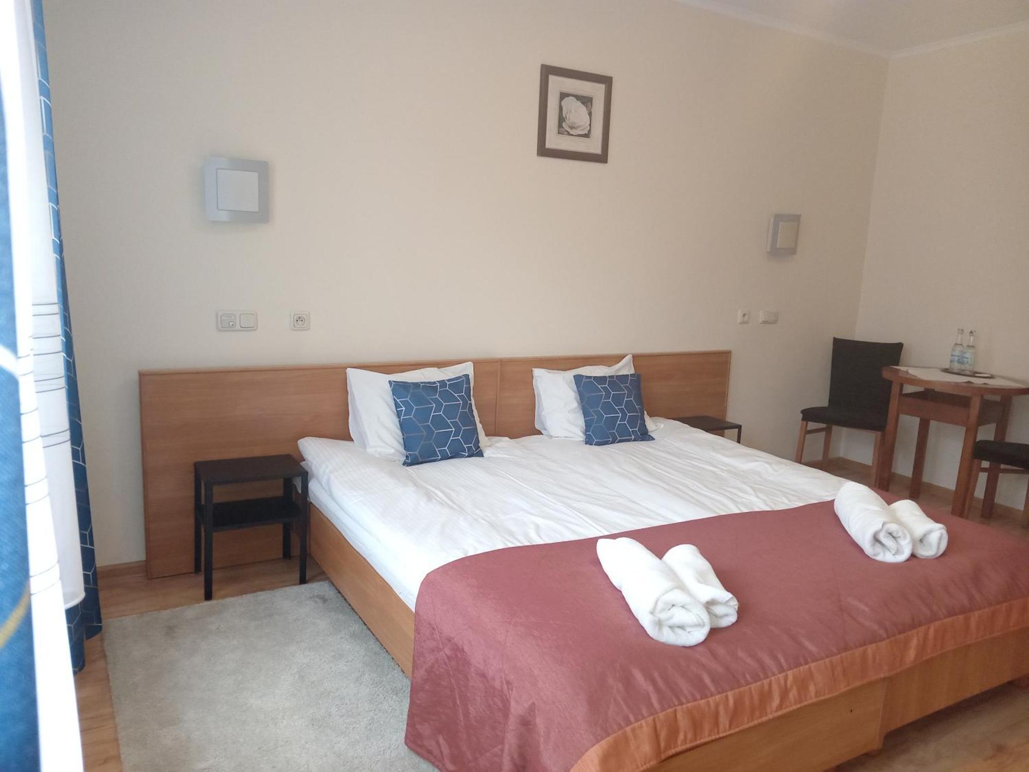 Apart Hotel Sutoris Бохня Екстер'єр фото